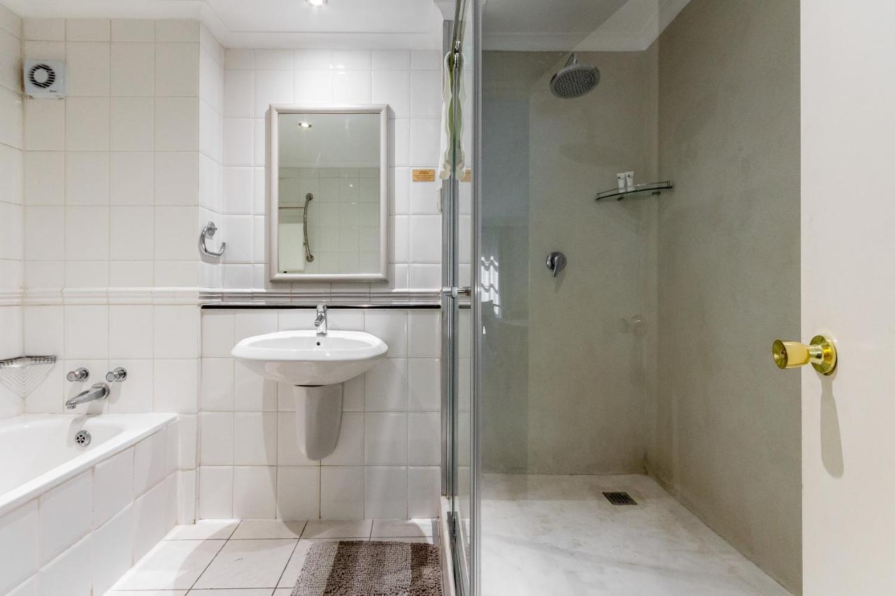 Trendy Apartment In Thibault Square City Centre Cape Town Luaran gambar
